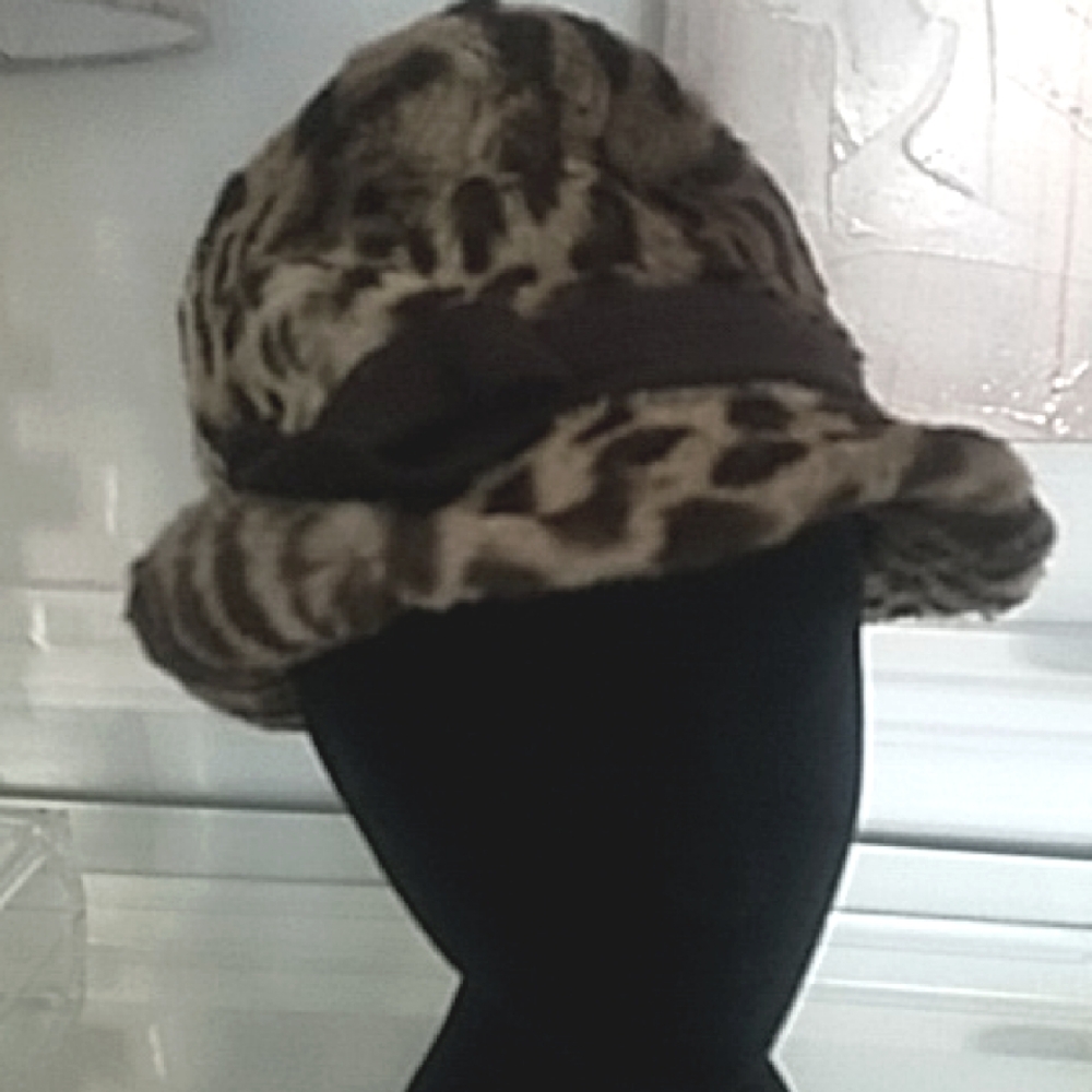 Vintage Leopard Print Faux Fur Bucket Hat